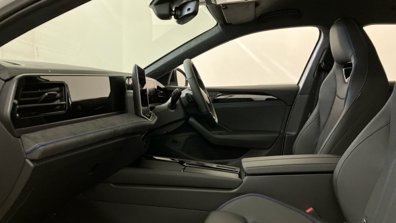 Volkswagen Passat 1.5 eTSI R-Line 5dr DSG Petrol Estate